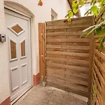 Appartamento 55m² 2 Zimmer-monteurswohnung Mit 4 Einzelnen Betten *