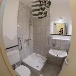 55m² 2 Zimmer-monteurswohnung Mit 4 Einzelnen Betten