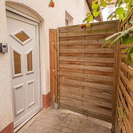 Appartement 55m² 2 Zimmer-monteurswohnung Mit 4 Einzelnen Betten *