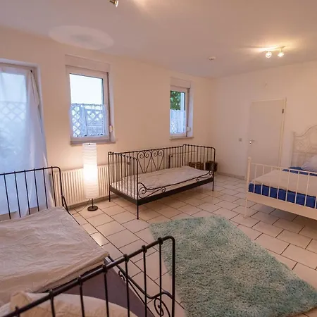 55m² 2 Zimmer-monteurswohnung Mit 4 Einzelnen Betten Apartment