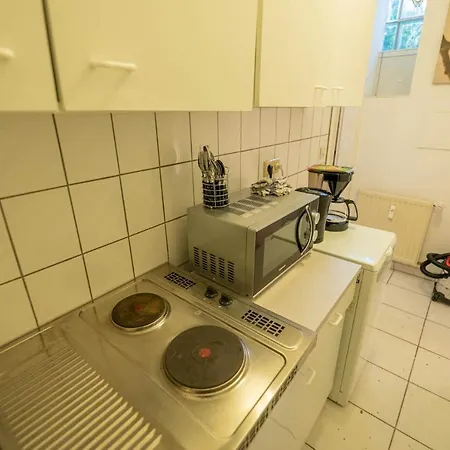 55m² 2 Zimmer-monteurswohnung Mit 4 Einzelnen Betten