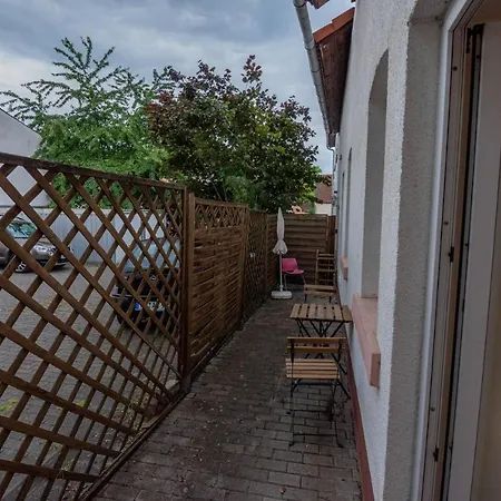 Daire 55m² 2 Zimmer-monteurswohnung Mit 4 Einzelnen Betten *